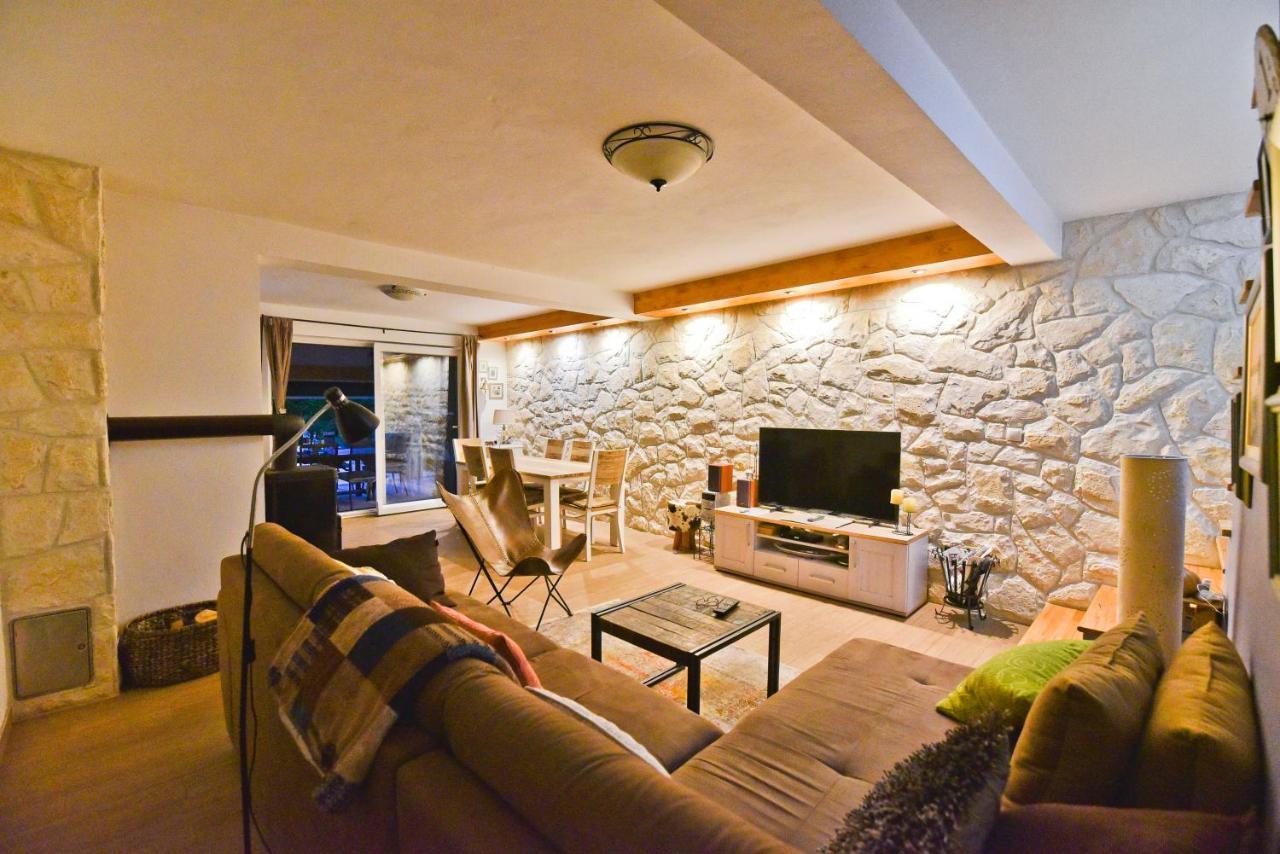 Holiday Home Taras Smilcic Eksteriør bilde