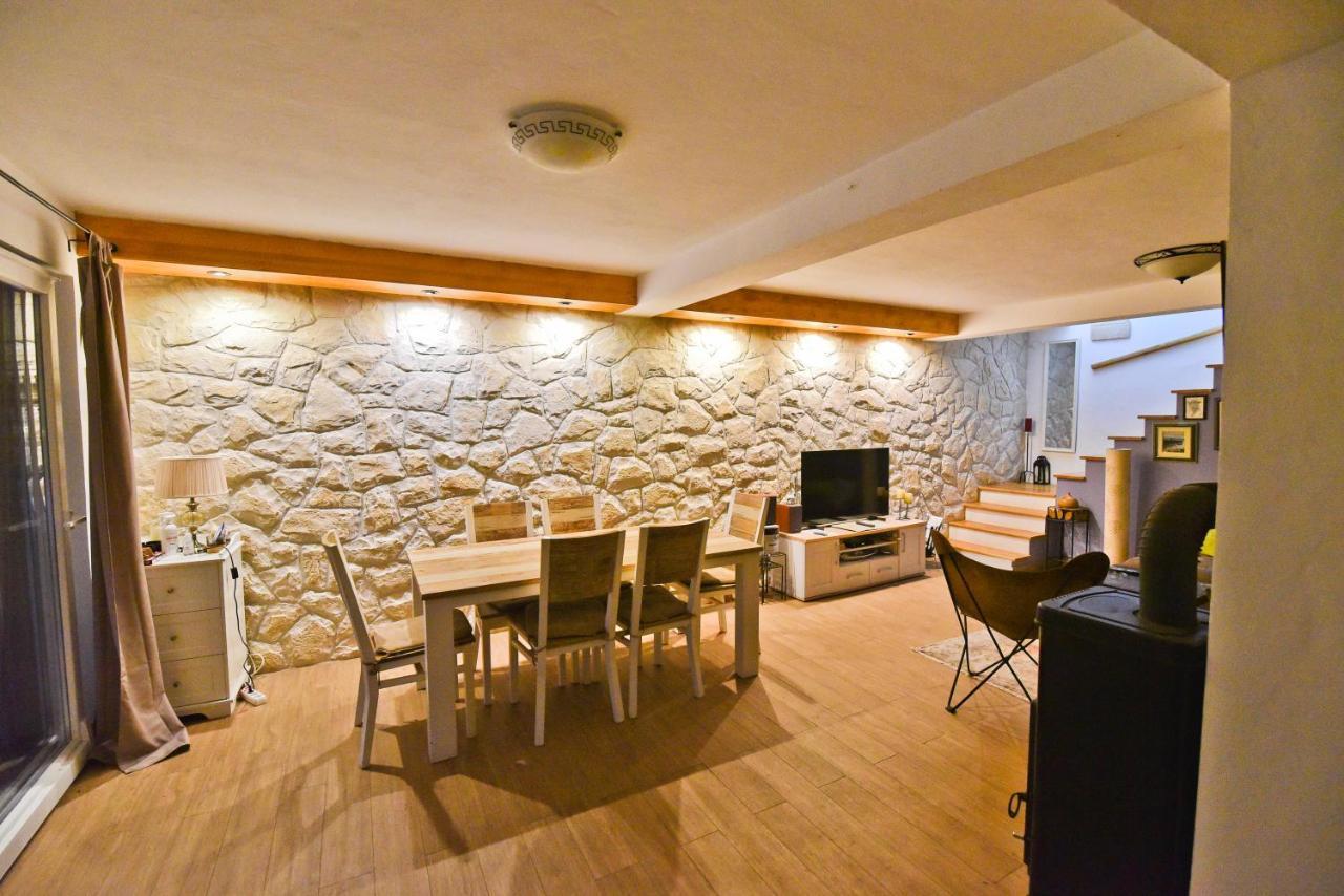 Holiday Home Taras Smilcic Eksteriør bilde