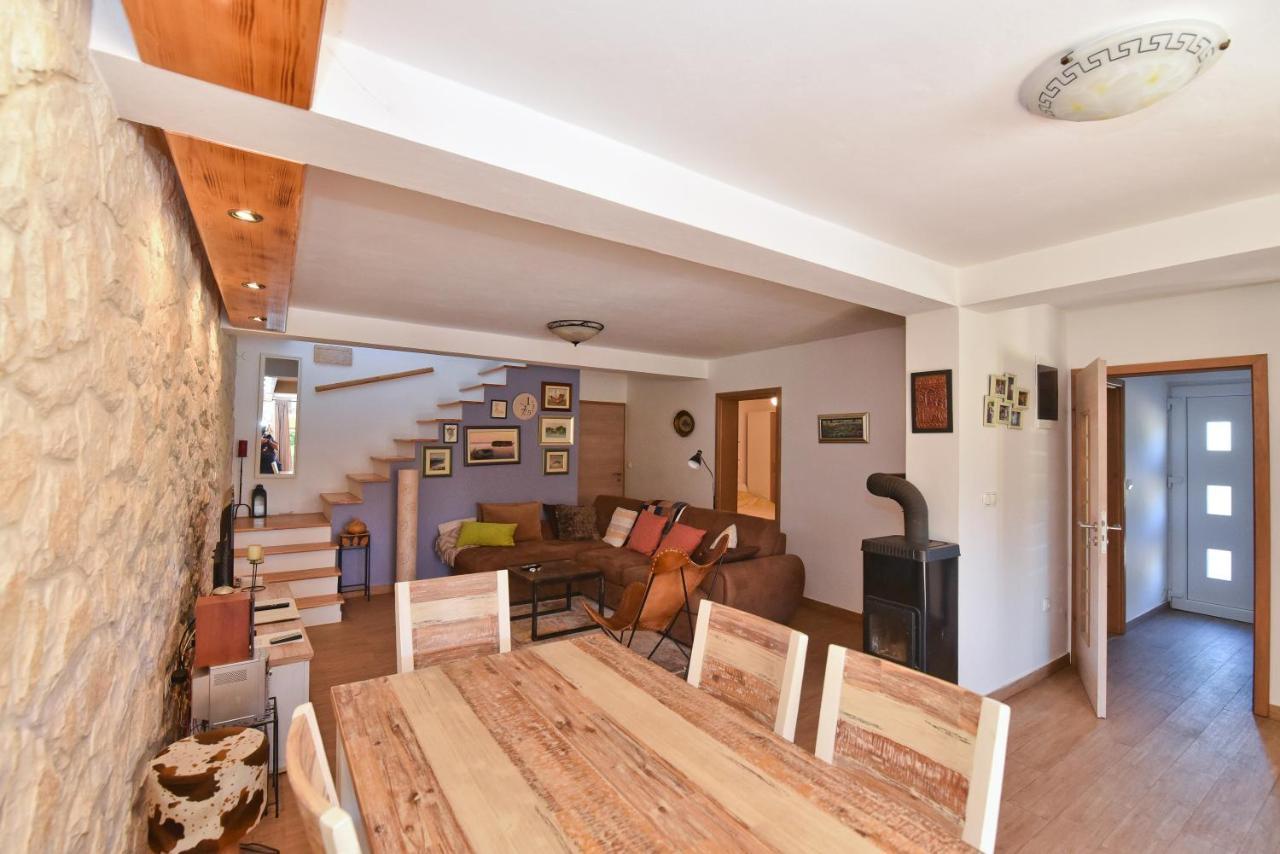 Holiday Home Taras Smilcic Eksteriør bilde